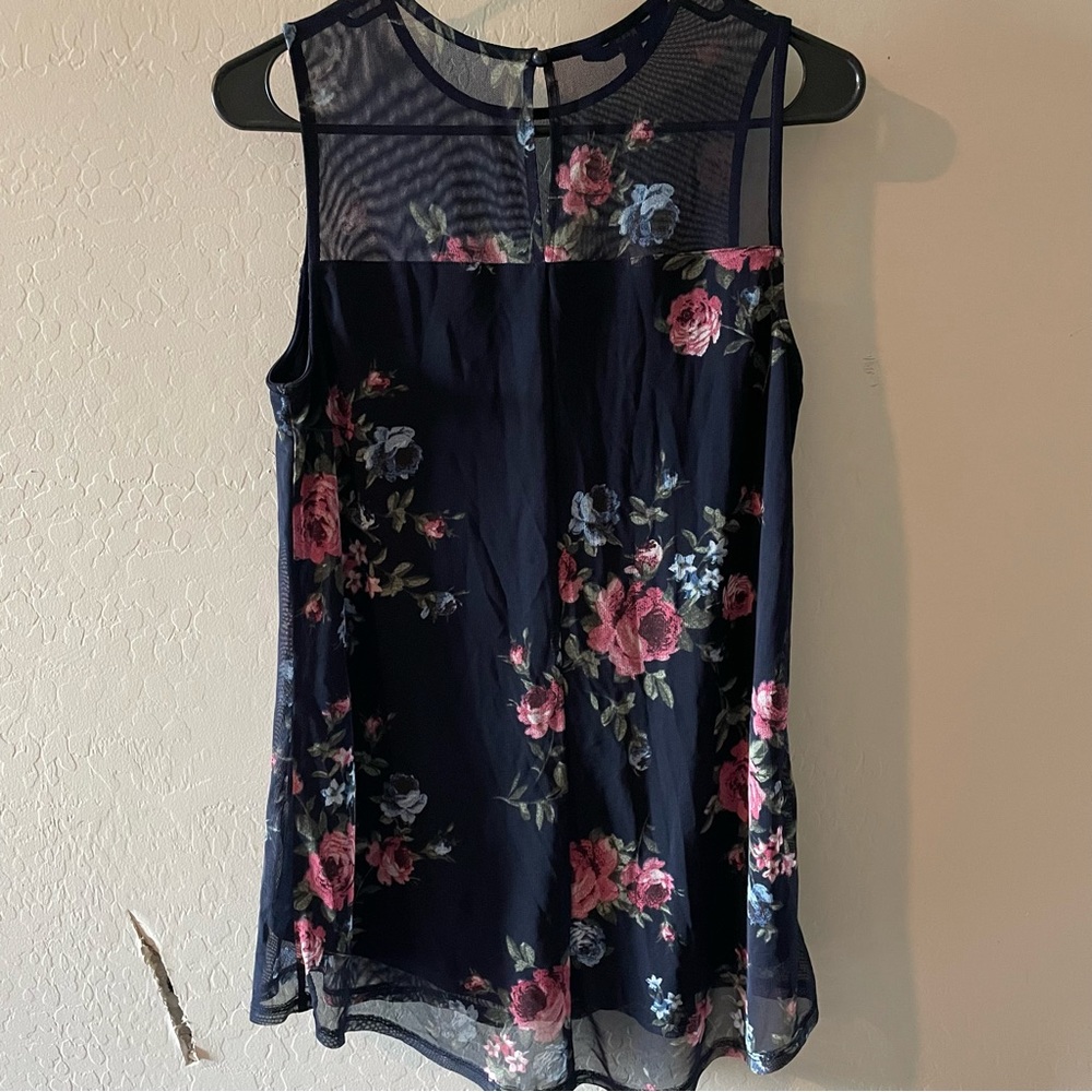 Apt 9 floral top Size M